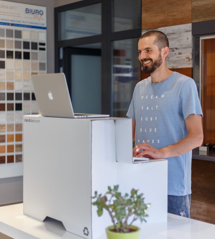 nakładka na biurko do pracy w pozycji stojącej